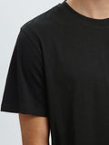 Basic T-Shirt